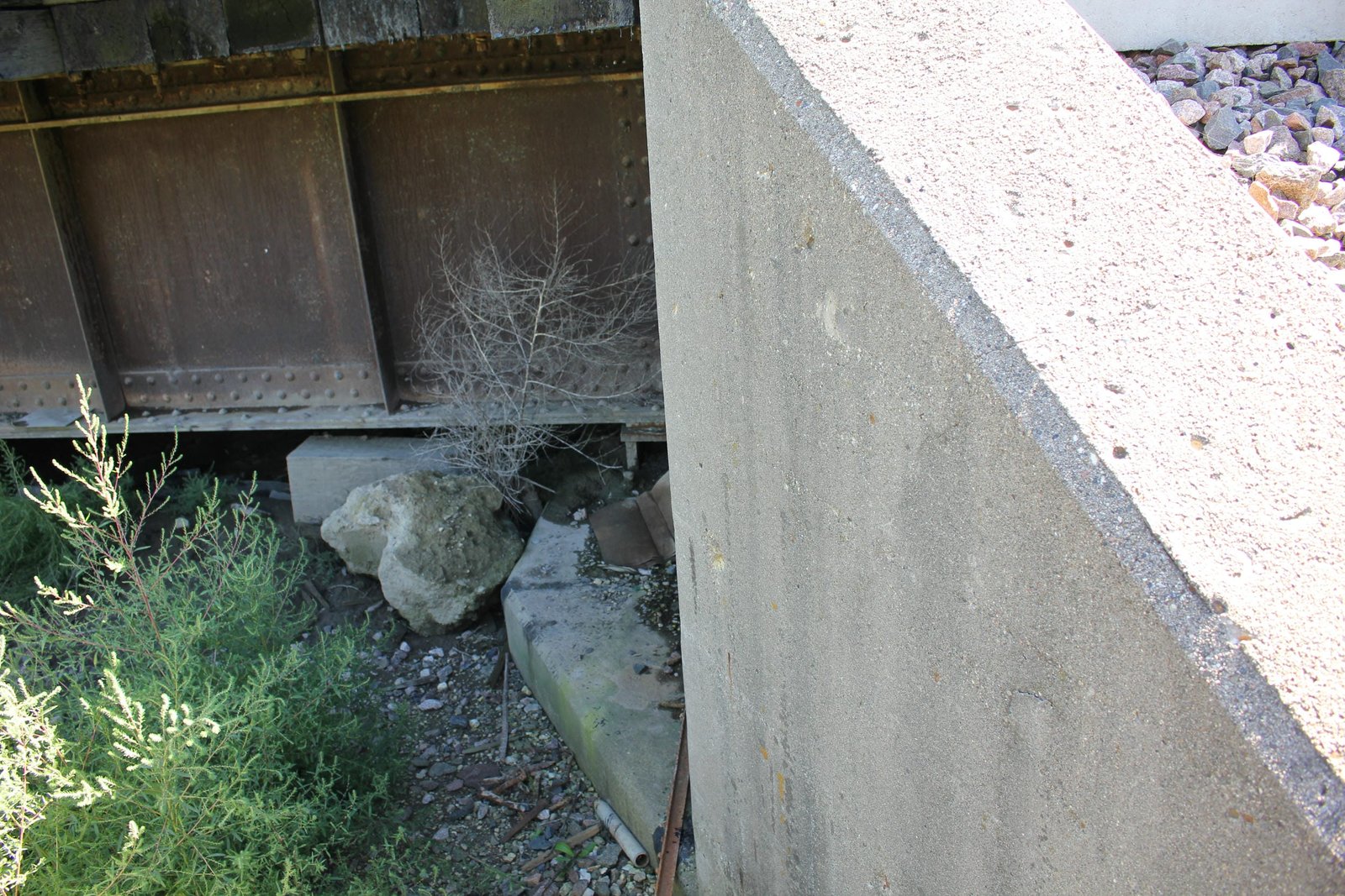 North abutment